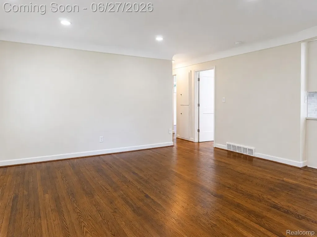 221 Reitman Court Rochester City MI 48307