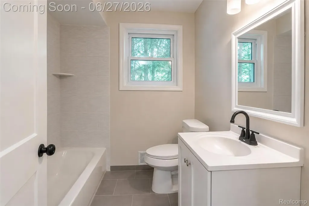 221 Reitman Court Rochester City MI 48307
