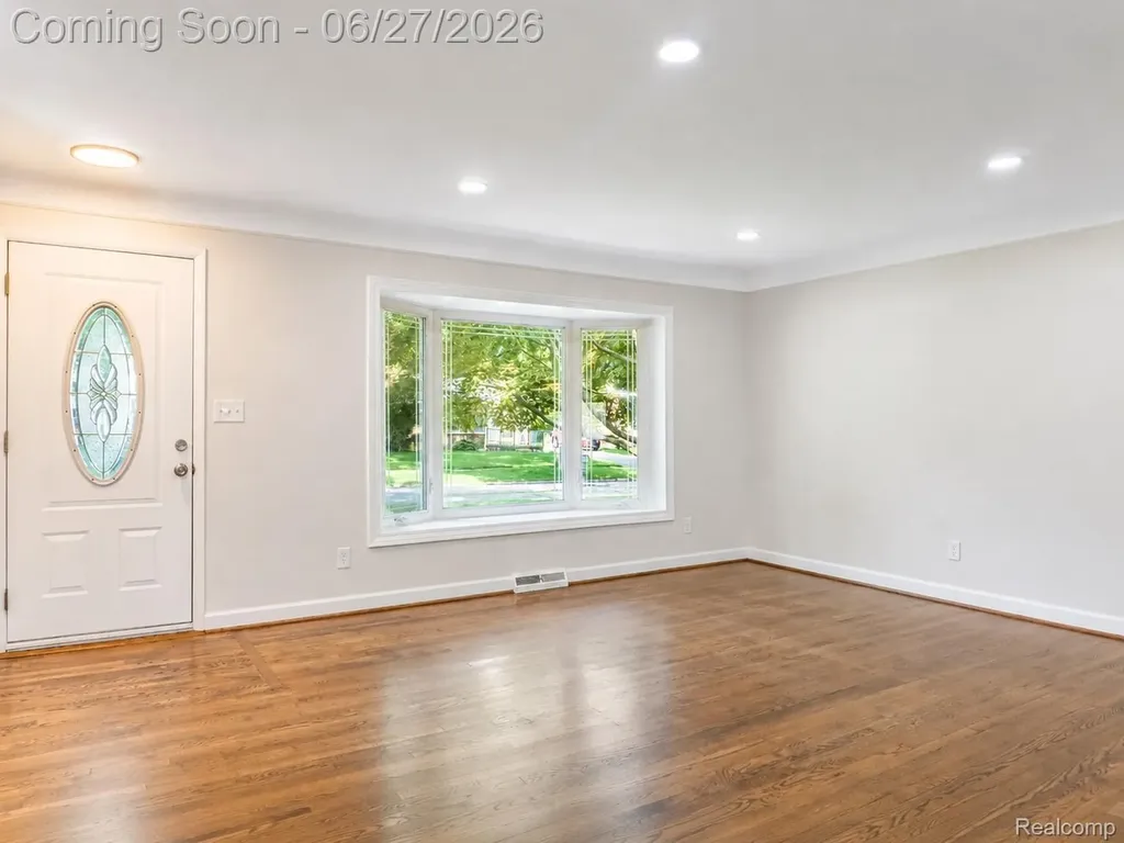221 Reitman Court Rochester City MI 48307