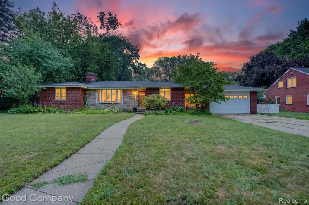 1609 W 12 Mile Road Royal Oak City MI 48073