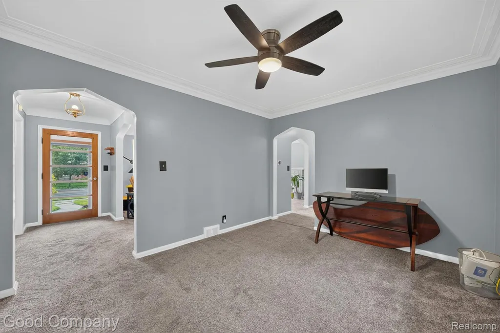 1609 W 12 Mile Road Royal Oak City MI 48073