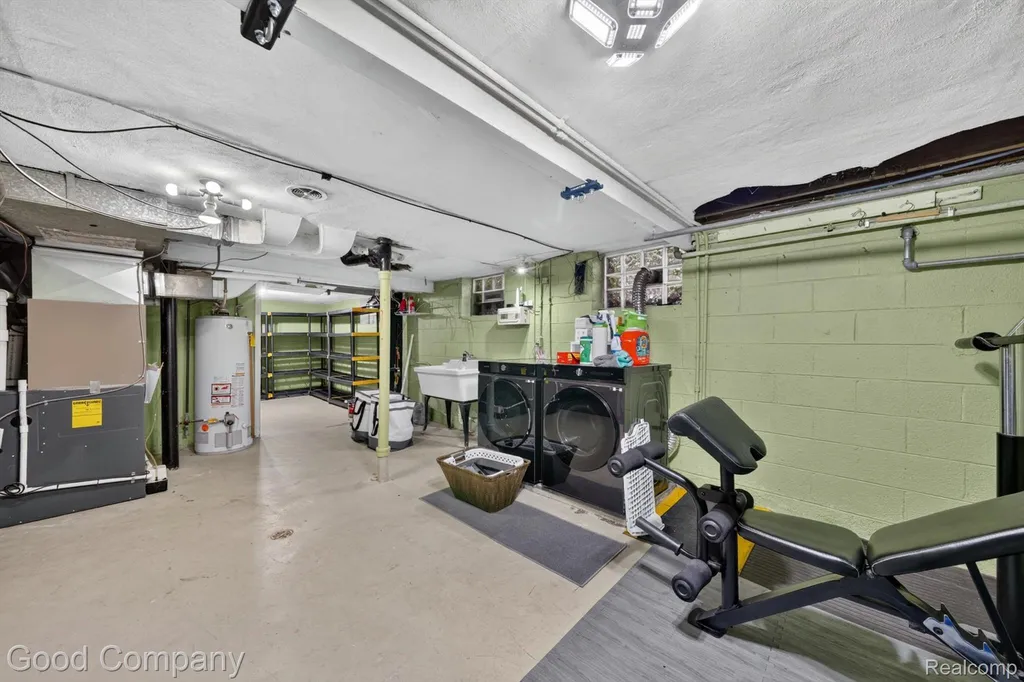 1609 W 12 Mile Road Royal Oak City MI 48073
