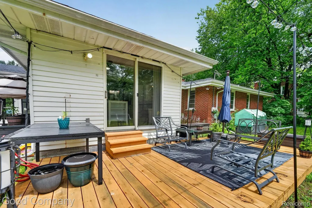 1609 W 12 Mile Road Royal Oak City MI 48073