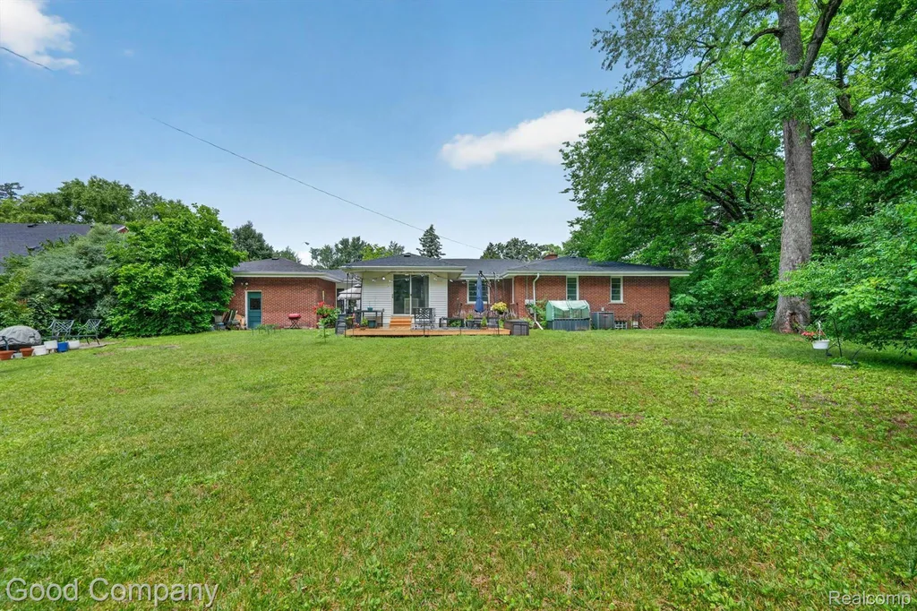 1609 W 12 Mile Road Royal Oak City MI 48073
