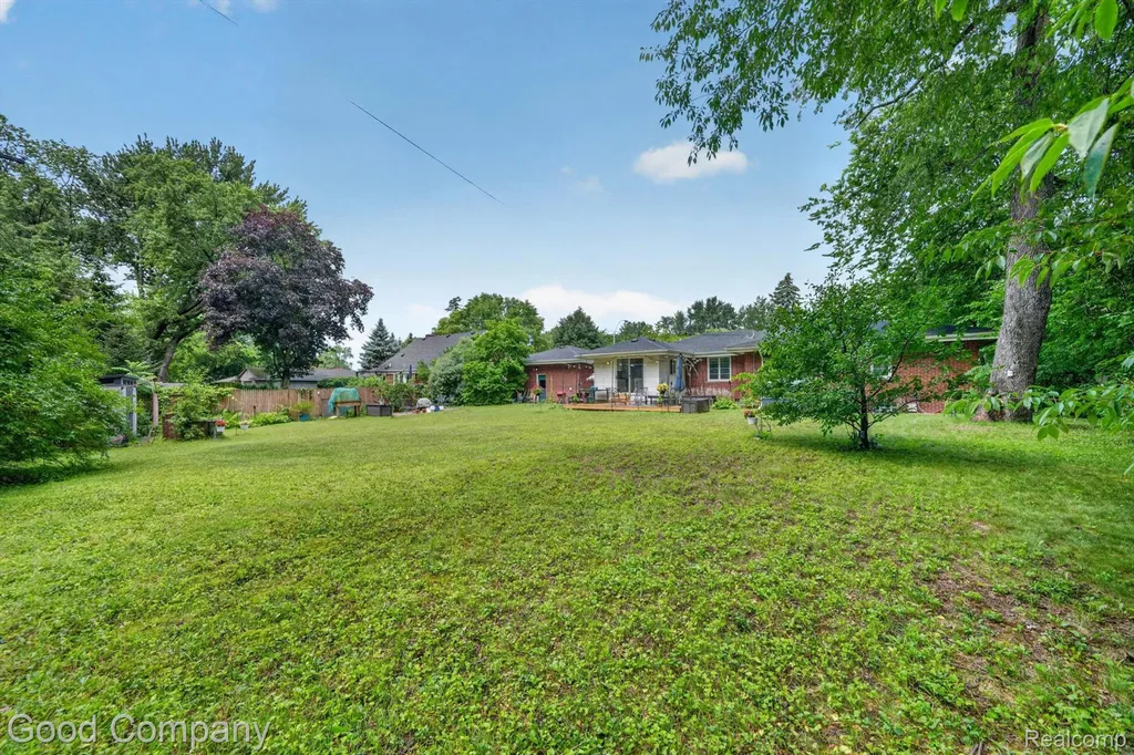 1609 W 12 Mile Road Royal Oak City MI 48073