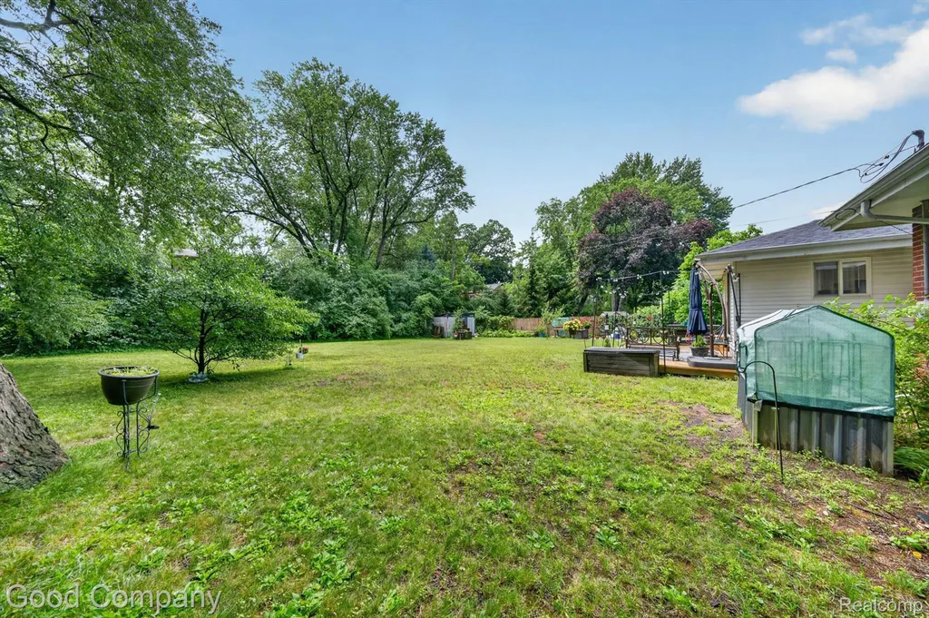 1609 W 12 Mile Road Royal Oak City MI 48073