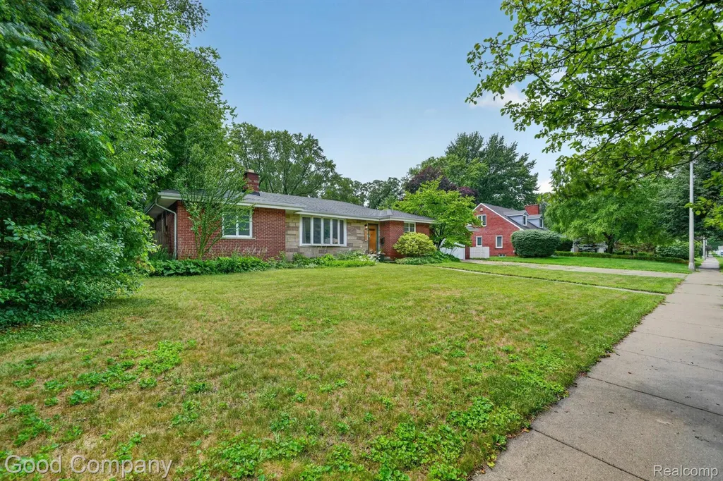 1609 W 12 Mile Road Royal Oak City MI 48073
