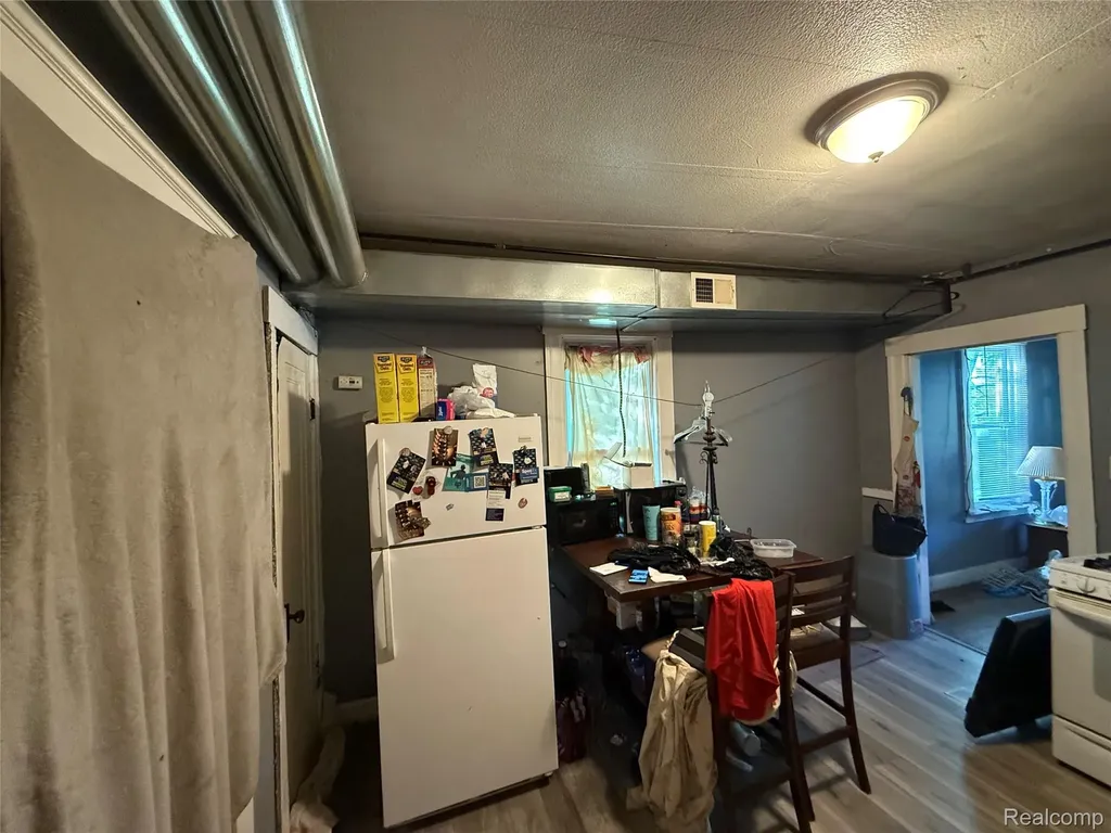 5945 Lucky Place Detroit City MI 48211
