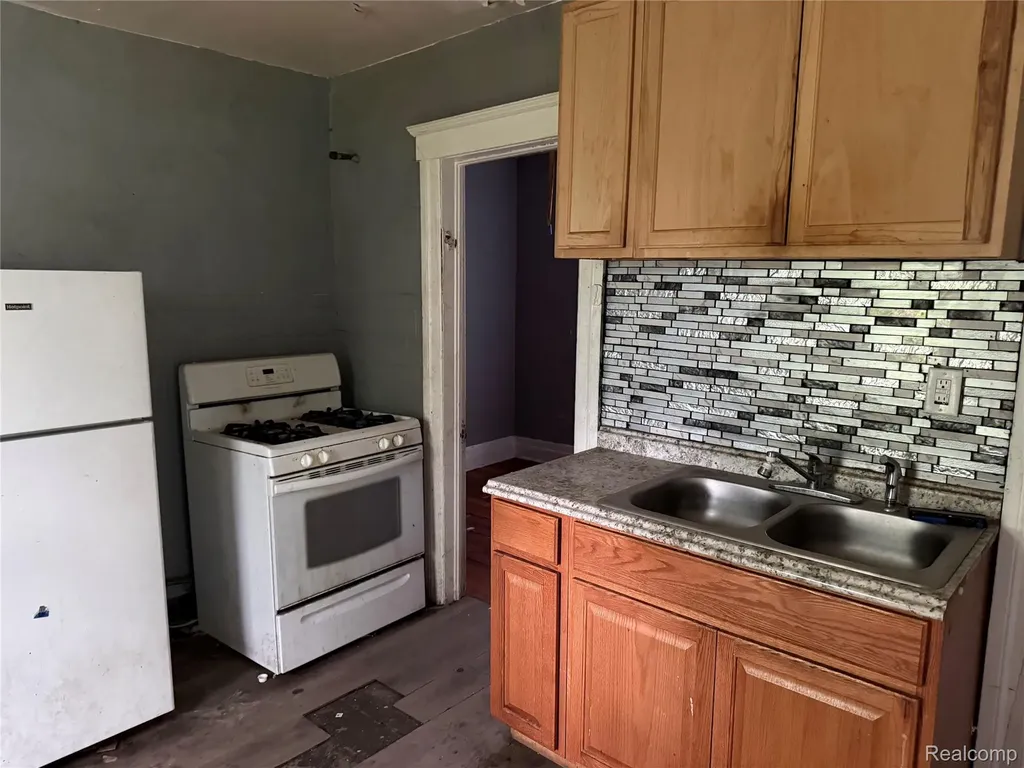 5945 Lucky Place Detroit City MI 48211