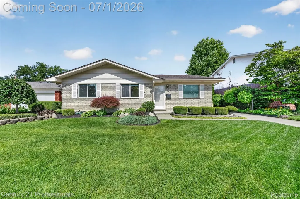 15124 Hix Street Livonia City MI 48154