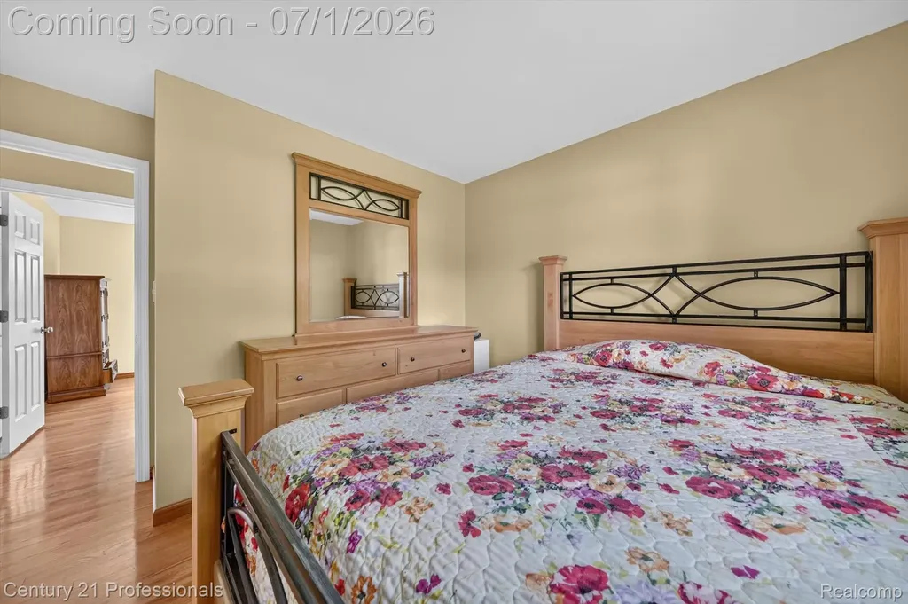 15124 Hix Street Livonia City MI 48154