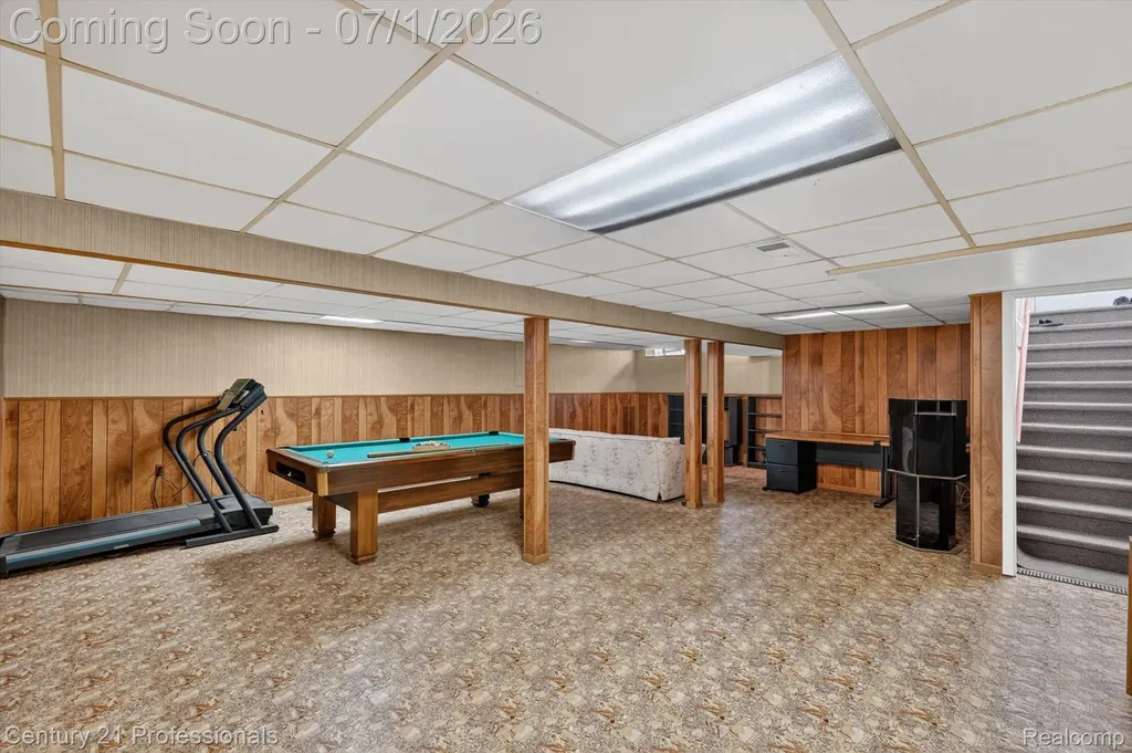 15124 Hix Street Livonia City MI 48154