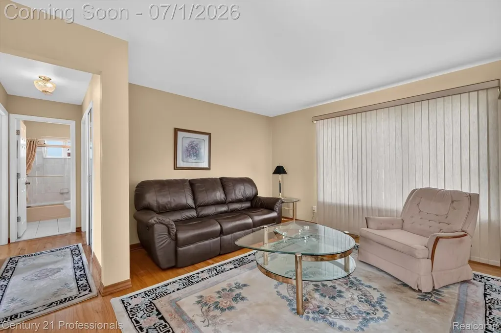 15124 Hix Street Livonia City MI 48154