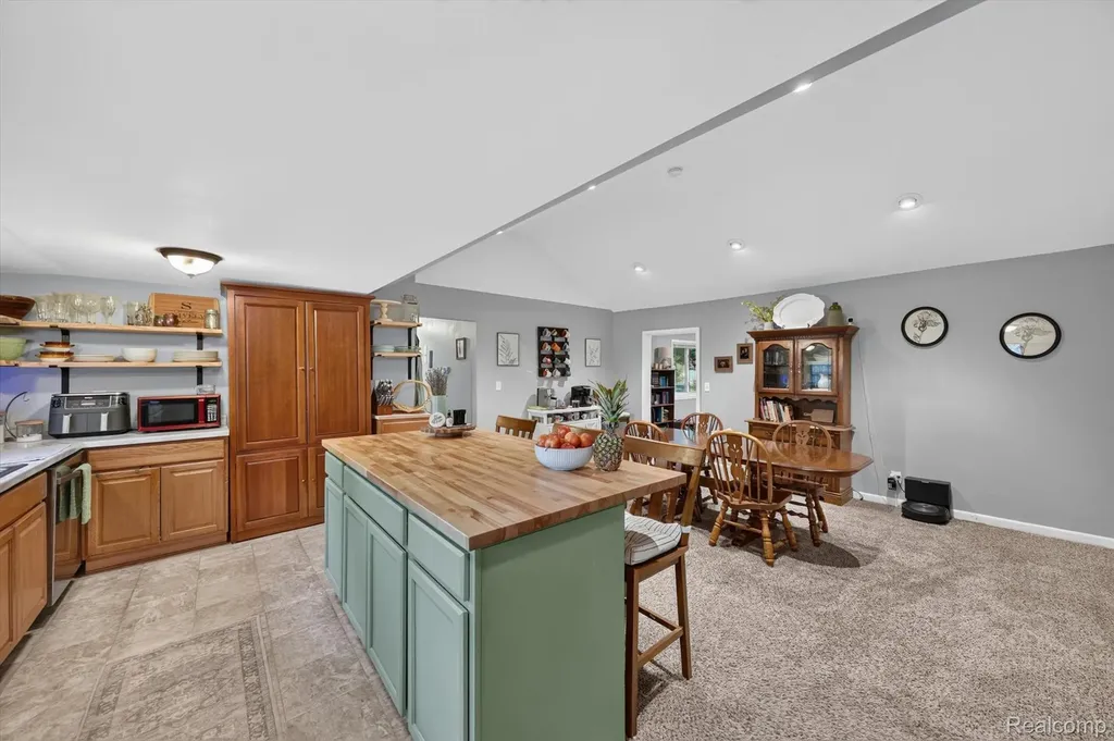 9110 Grove Drive Northfield Township MI 48189