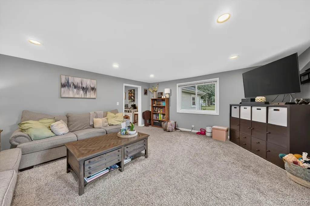 9110 Grove Drive Northfield Township MI 48189