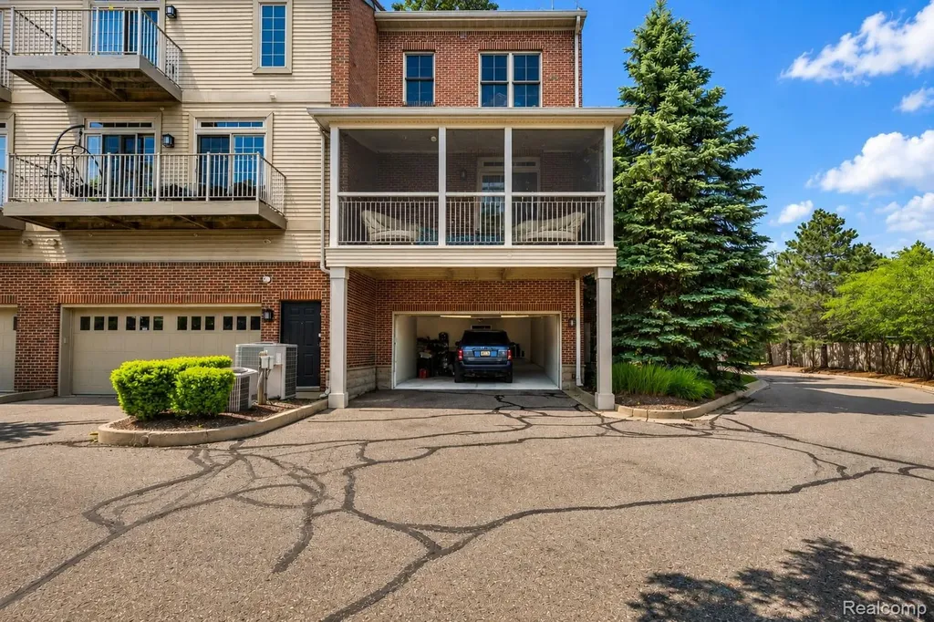 2280 Attard Birmingham City MI 48009