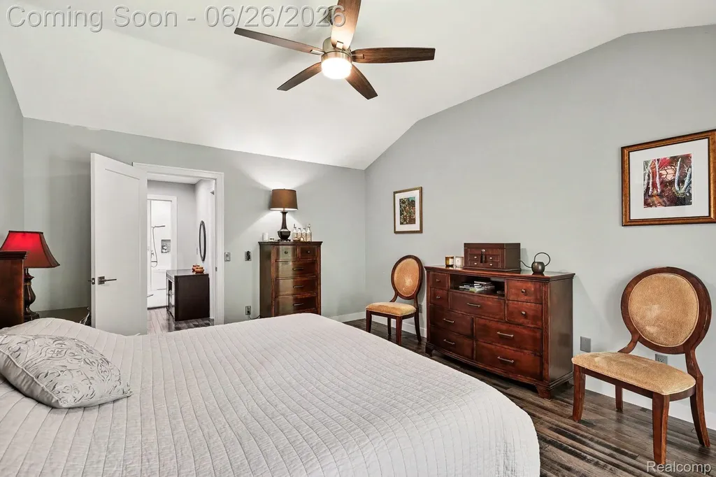 2202 Elm Circle Shelby Charter Township MI 48316