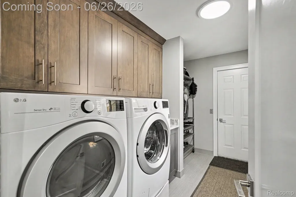 2202 Elm Circle Shelby Charter Township MI 48316