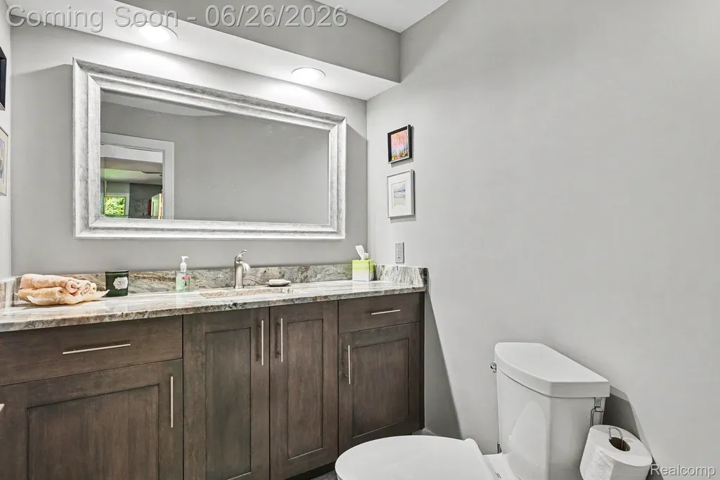 2202 Elm Circle Shelby Charter Township MI 48316