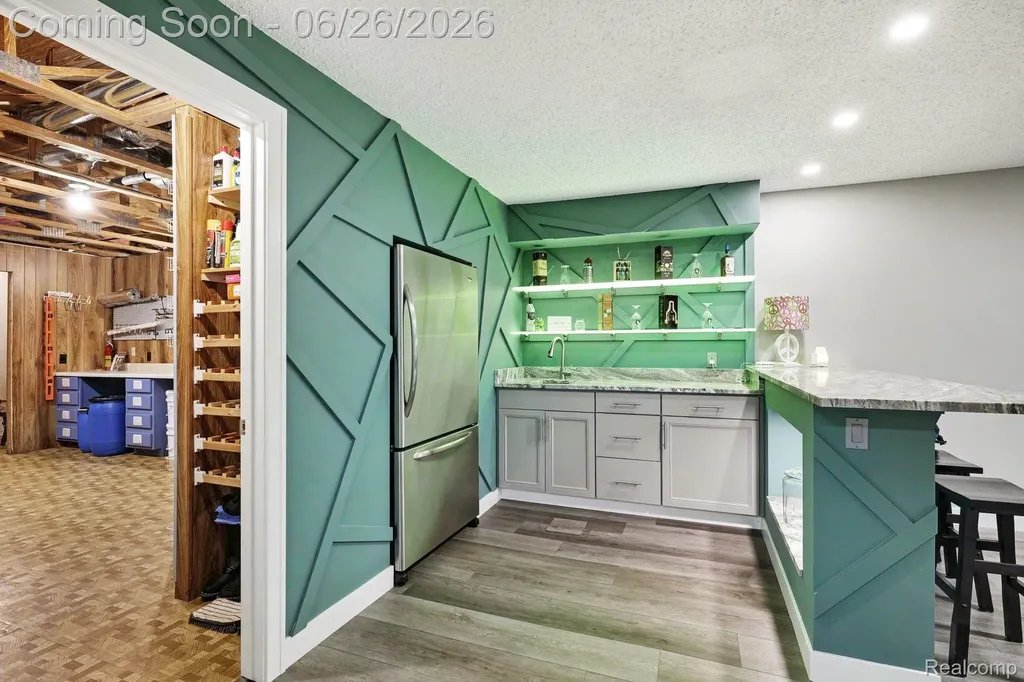2202 Elm Circle Shelby Charter Township MI 48316