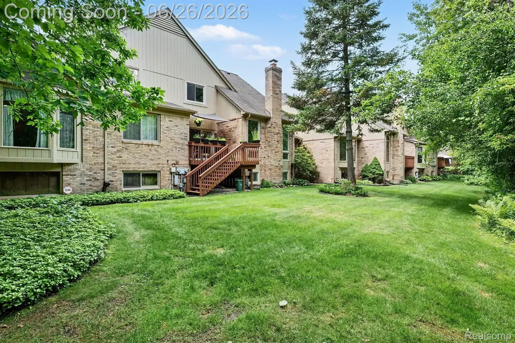 2202 Elm Circle Shelby Charter Township MI 48316