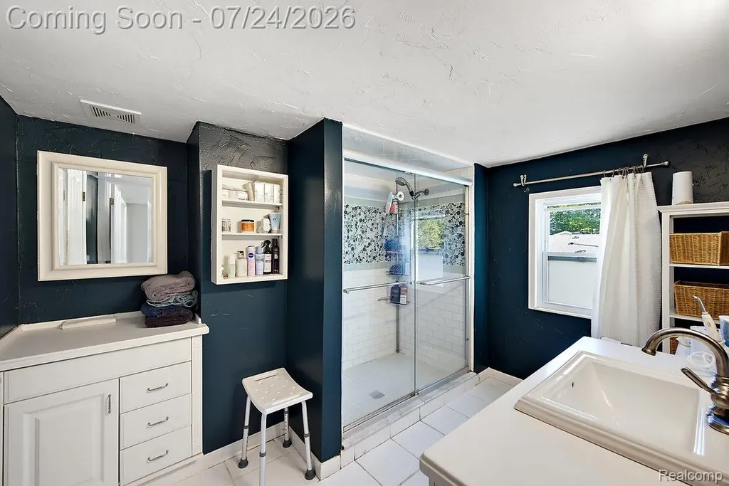 3067 Avalon Road Rochester Hills City MI 48309