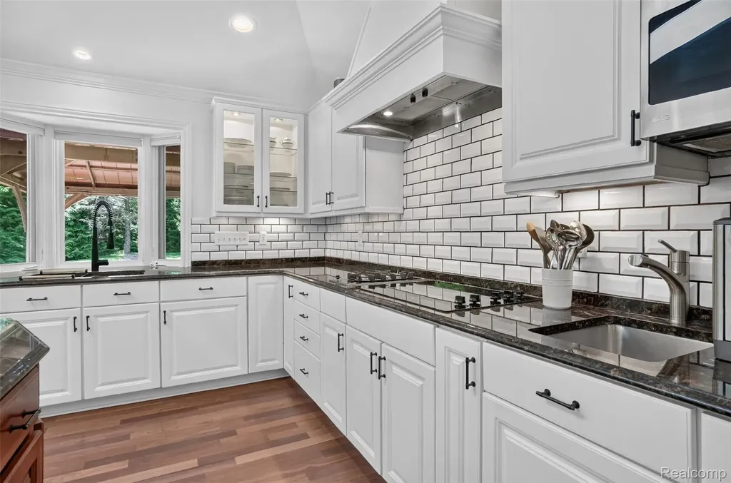 2574 Fox Chase Drive Troy City MI 48098