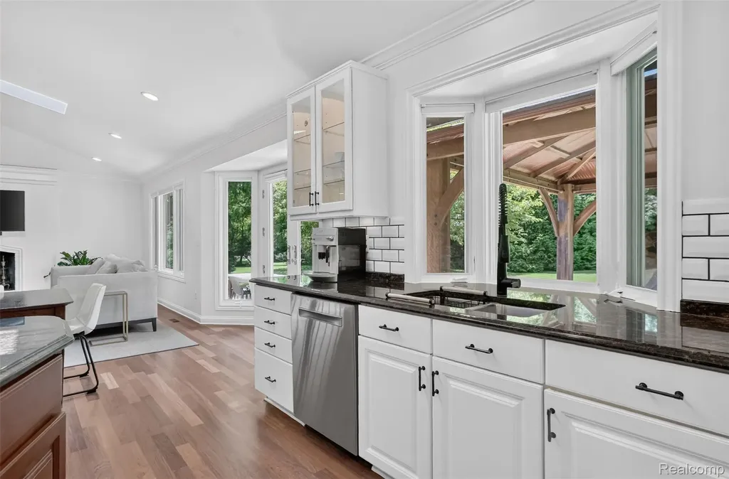 2574 Fox Chase Drive Troy City MI 48098