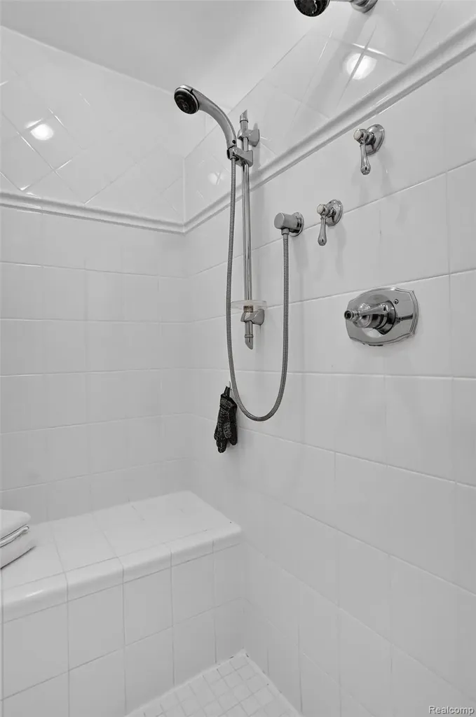 2574 Fox Chase Drive Troy City MI 48098