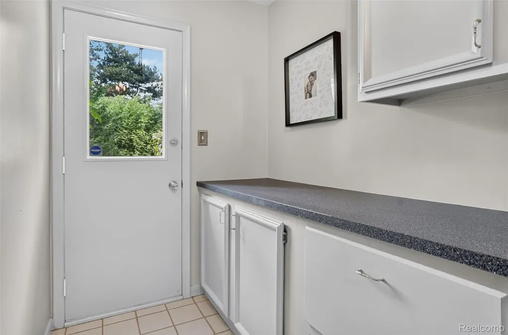 2574 Fox Chase Drive Troy City MI 48098
