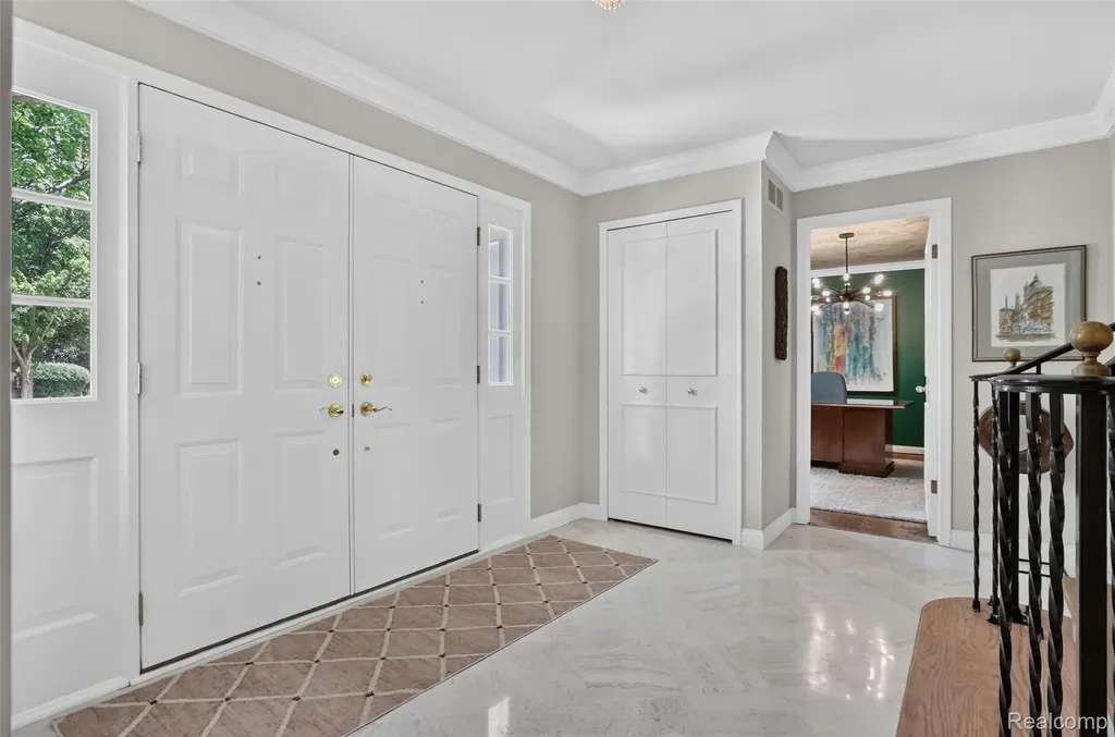 2574 Fox Chase Drive Troy City MI 48098