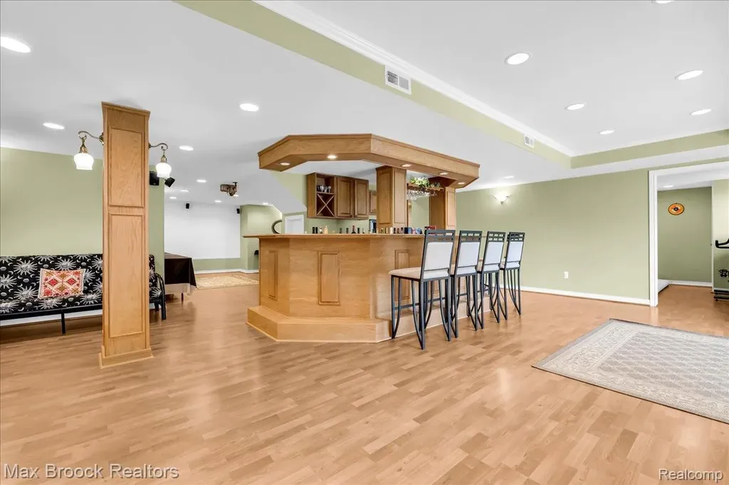 47159 Northumberland Street Novi City MI 48374