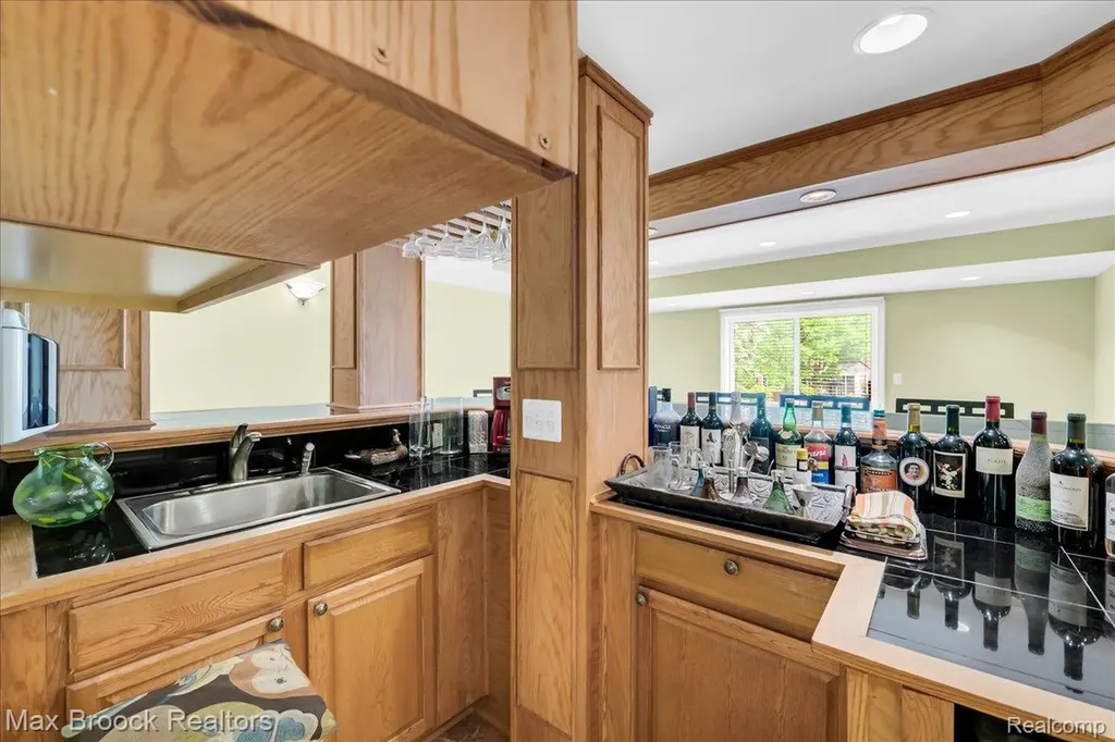 47159 Northumberland Street Novi City MI 48374