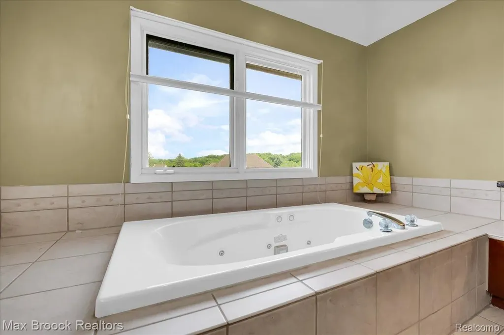 47159 Northumberland Street Novi City MI 48374