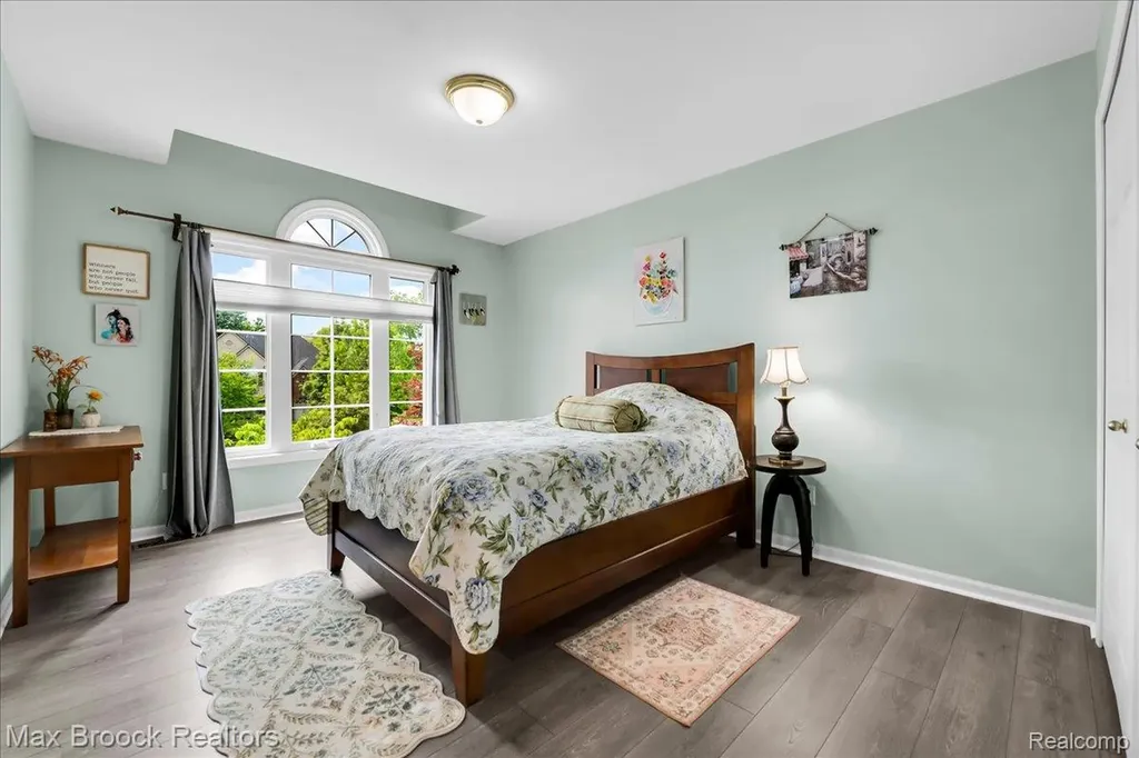47159 Northumberland Street Novi City MI 48374