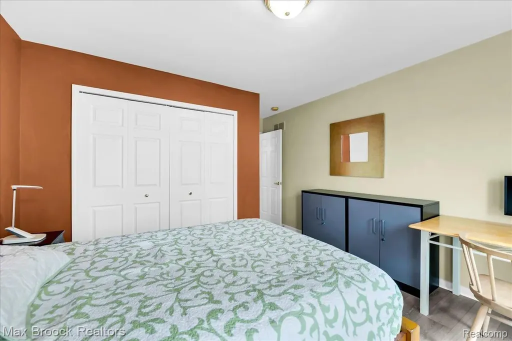 47159 Northumberland Street Novi City MI 48374