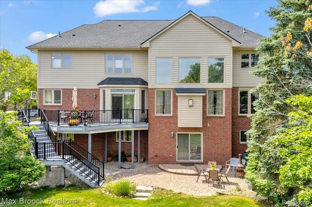 47159 Northumberland Street Novi City MI 48374