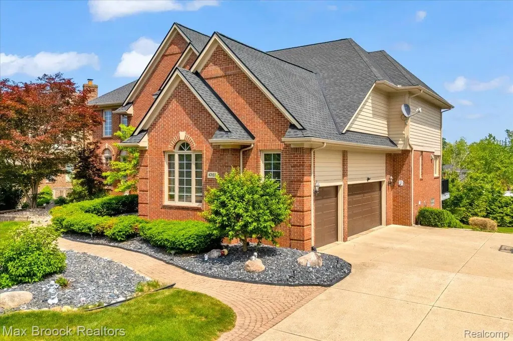 47159 Northumberland Street Novi City MI 48374