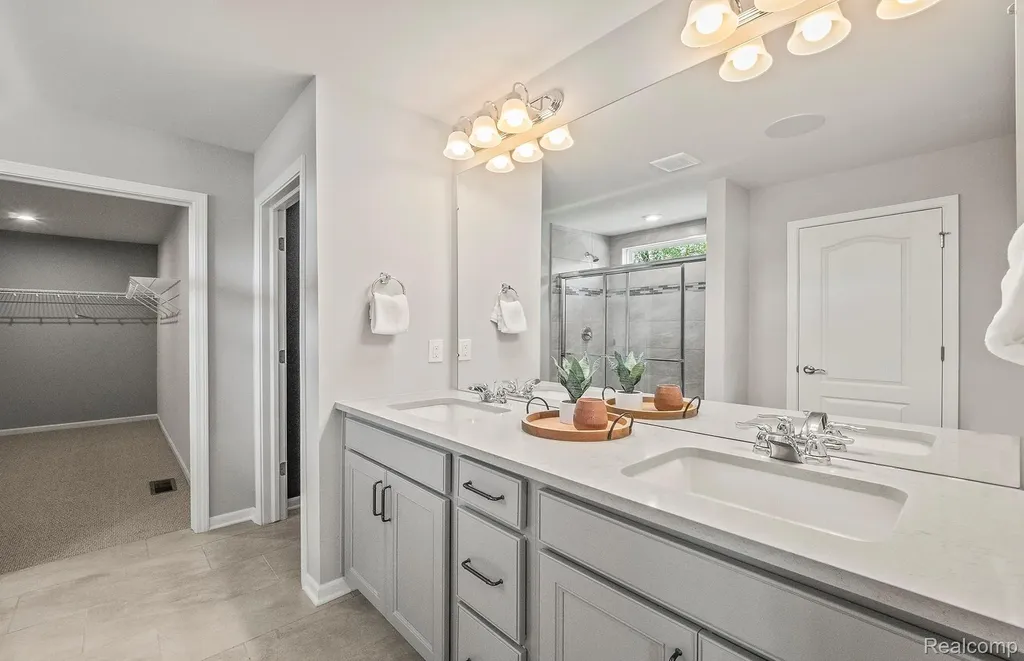 602 Gretchen Lane Saline City MI 48176