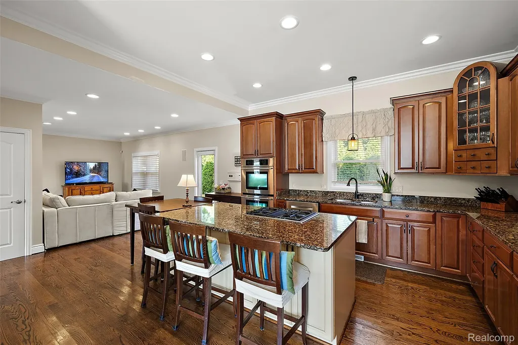 1370 Fieldway Drive Bloomfield Charter Township MI 48302