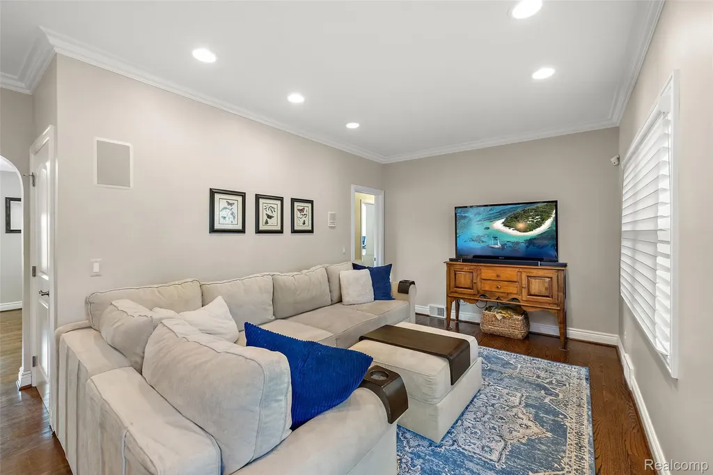 1370 Fieldway Drive Bloomfield Charter Township MI 48302