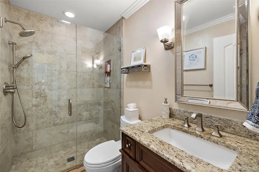 1370 Fieldway Drive Bloomfield Charter Township MI 48302