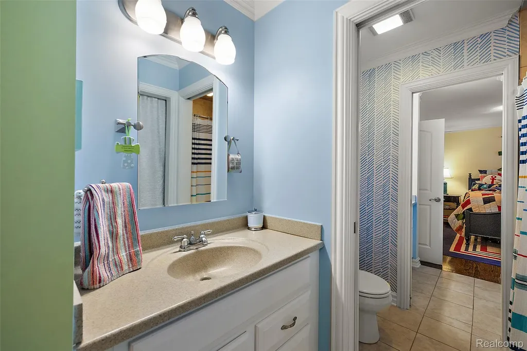 1370 Fieldway Drive Bloomfield Charter Township MI 48302