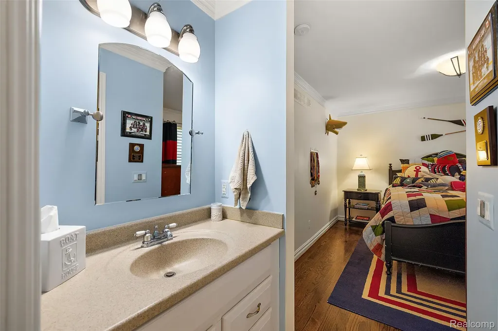 1370 Fieldway Drive Bloomfield Charter Township MI 48302