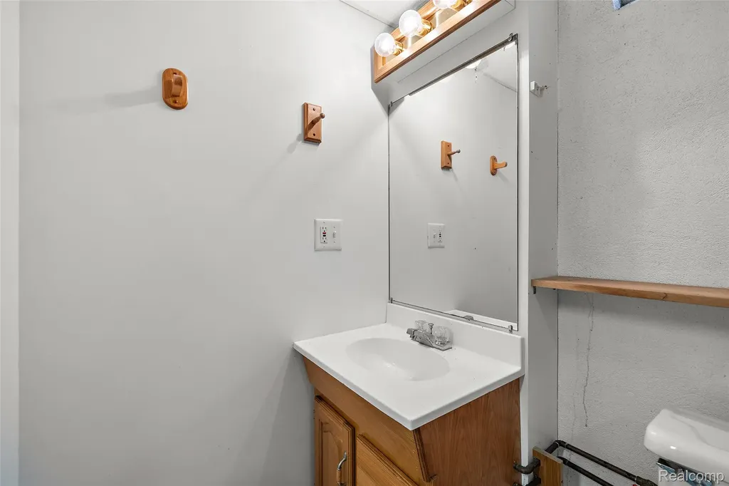 1370 Fieldway Drive Bloomfield Charter Township MI 48302