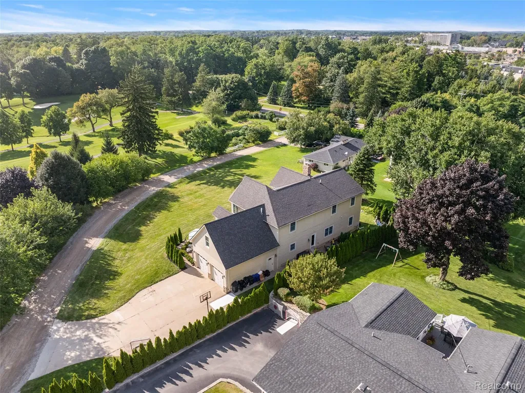 1370 Fieldway Drive Bloomfield Charter Township MI 48302