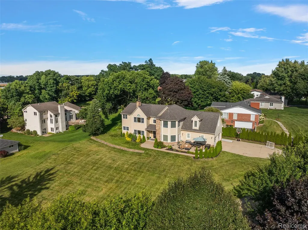 1370 Fieldway Drive Bloomfield Charter Township MI 48302