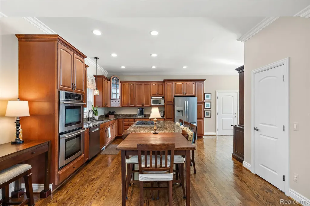 1370 Fieldway Drive Bloomfield Charter Township MI 48302