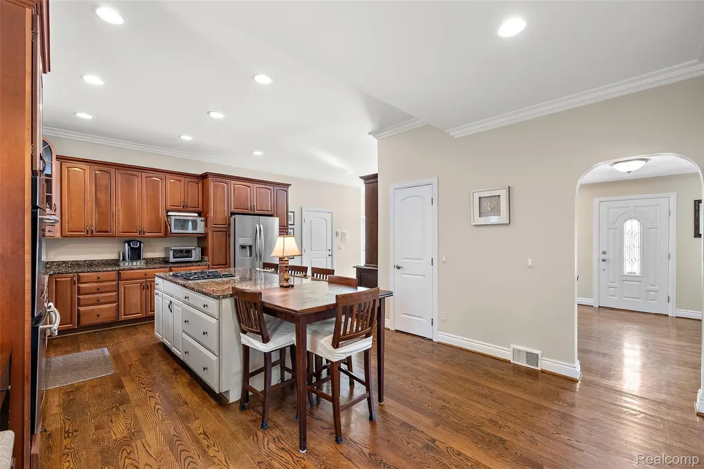 1370 Fieldway Drive Bloomfield Charter Township MI 48302