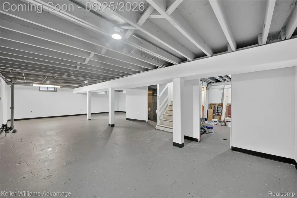 21681 Sussex Street Oak Park City MI 48237